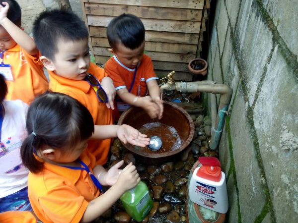 Chăm sóc trẻ thế nào trong những ngày nắng nóng?