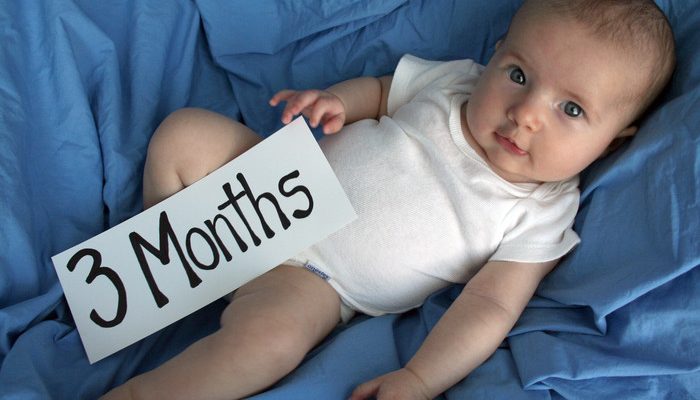 Sự phát triển của trẻ sơ sinh qua từng tháng: Trẻ 3 tháng tuổi!