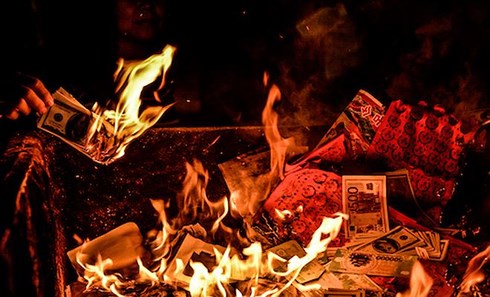 Nếu không muốn tháng cô hồn đen đủi, đừng dại dột làm những điều này!