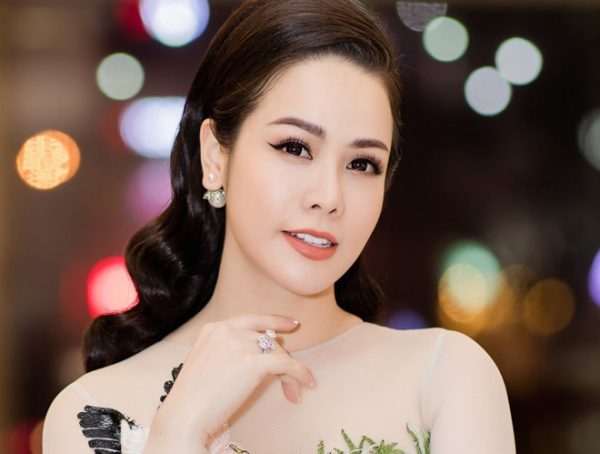 Cộng đồng mạng cười ngất khi so sánh tên thật và nghệ danh của sao Việt