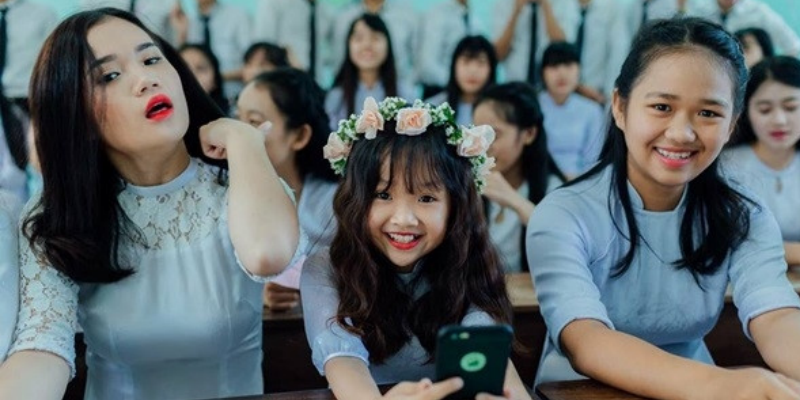 Do thiếu hóc môn phát triển cô gái 20 tuổi mang hình hài con nít! Làm thế nào để phòng ngừa?