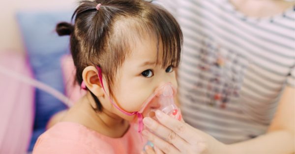 Mách mẹ cách xử lý cơn hen suyễn ở trẻ lúc giao mùa