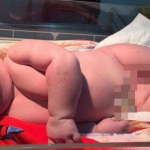 Ảnh hot: Bé sơ sinh "siêu to khổng lồ" nặng 6,8kg khiến dân mạng phát sốt