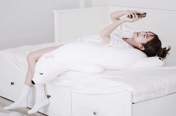 Những thói quen xấu này khi ngủ vô tình làm hình thành nếp nhăn trên gương mặt mà bạn nên biết