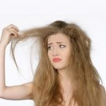 Tóc khô vì tẩy nhuộm thường xuyên, cách dưỡng tóc chuẩn cho mái tóc nhuộm thêm sức sống!