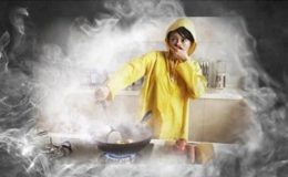 khói bụi nhà bếp khi nấu ăn