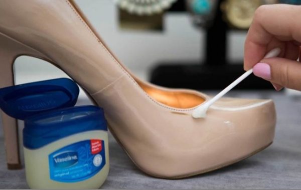 Chỉ với 1 hộp Vaseline giá chưa đến 150k, bạn đã có trong tay 7 mẹo vặt hay ho trong cuộc sống