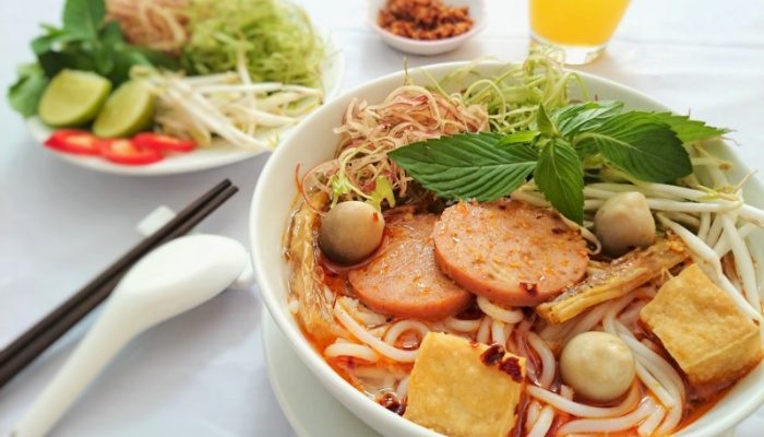 Thưởng thức bún Huế nấu chay thanh đạm vào những ngày se lạnh