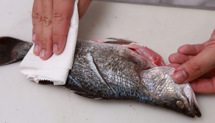 Cách khử mùi tanh của cá