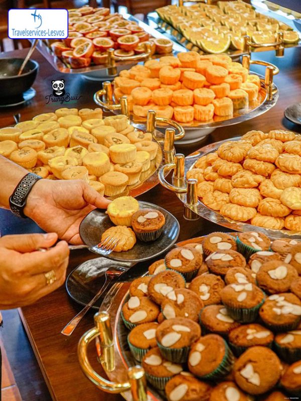 Buffet các món bánh – Nguồn: Trung Bùi