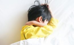 khó ngủ ở trẻ nhỏ