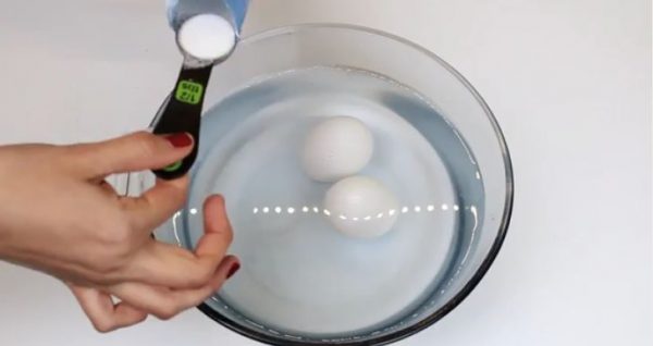 Cách-luộc-trứng-bằng-lò-vi-sóng-nhanh-an-toàn-nhất-4