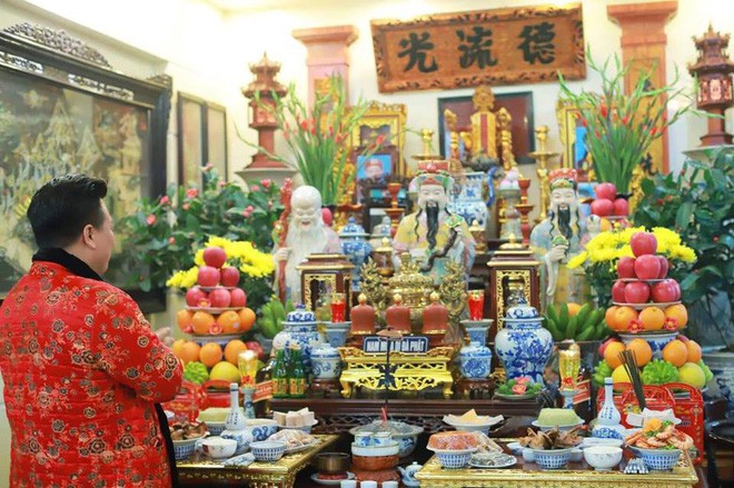 Cúng giao thừa ngoài trời