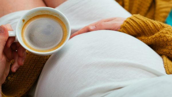 Mỗi ngày nên uống mấy ly cà phê? Mang thai có được uống cà phê không?