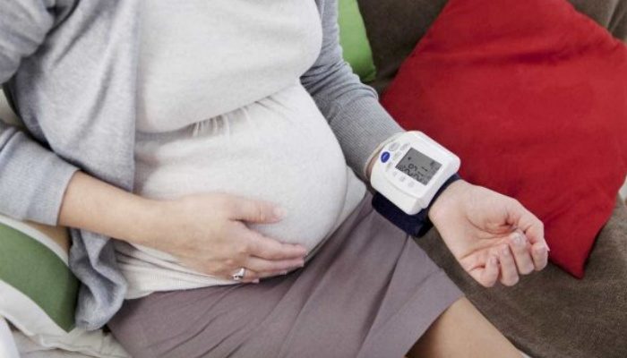 Những lời khuyên về dinh dưỡng và cách chăm sóc mẹ bầu bị tăng huyết áp thai kì