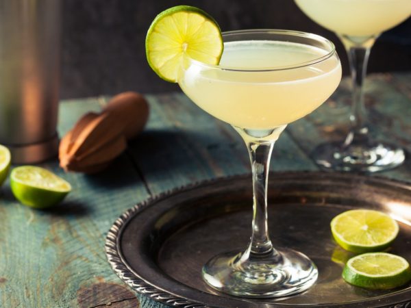 Tự làm cocktail đơn giản mà ngon! Ở nhà vẫn chill như thường!