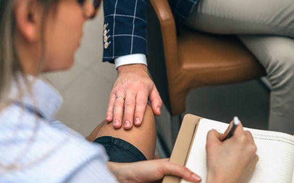 Nhìn mặt bắt hình dong! Dạy con gái các lời nói và hành động nhận biết yêu râu xanh