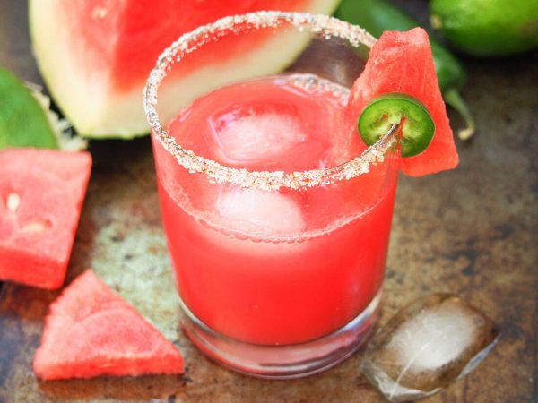 Tự làm cocktail đơn giản mà ngon! Ở nhà vẫn chill như thường!
