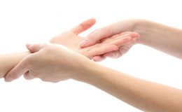 5 ngón tay của bạn cho thấy điều gì về đường hôn nhân và tình yêu?