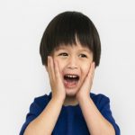 Trẻ có thói quen "la hét và ăn vạ" là do cách dạy con không đúng của cha mẹ!